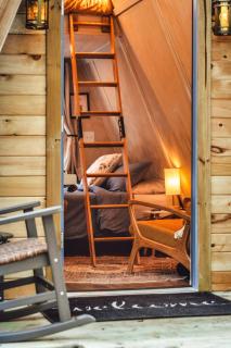 Charming A-Frame Couples Retreat Cozy and Private - 6