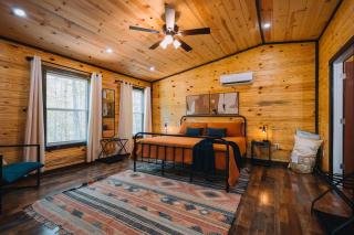 Private Cabin w King Bed and Private Hot Tub - 8