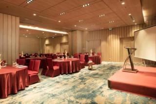 Louis Kienne Suites Cikarang - 5