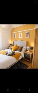 Stylish 3 Bed house Contractor Friendly Free parking & Wifi - 8