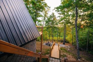 Limestone Ridge by The Hideaways - 1