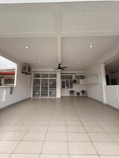 Paroi Seremban Cozy Homestay Sleeps 7 - 9