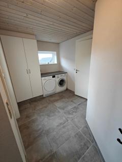 Lovely House Of 165 M2 Divided Into 2 Apartments - 3