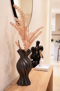 Modern Spacious 2-Storey 4BR House, Near CBD Shops - 1