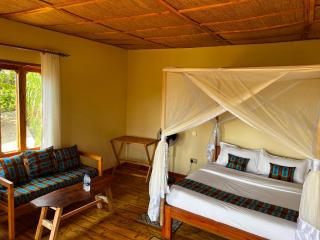 Nkuri chimp lodge - 9