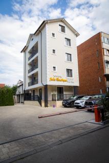 Jolie Boutique Hotel - 0