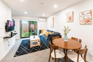 2BR Stay in the City Free Wi-Fi - Gloucester - 0