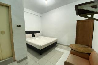 Hotel O near RS Awal Bros Sudirman formerly Flora Hotel - 4