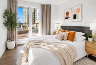 Modern 2BR with Easy Access to Downtown - 4