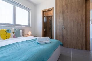Silver Line 1-Bedroom Apt & Balcony in Larnaca - 5