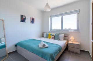 Silver Line 1-Bedroom Apt & Balcony in Larnaca - 8