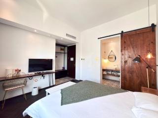 Suzhou Wuer Space Design Art Hotel - 2