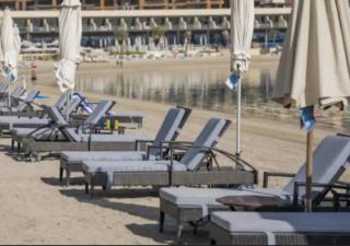 Chic 4BR Apt Pool Palm Beach Club Dubai - 7