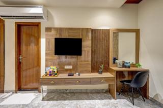 Lavanya Hotel- Near Alipur, Delhi - 4