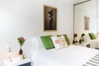 Bright & Modern 2 Bed in St Kilda East - 1