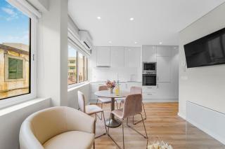 Cozy Apartment In Heart of City - 8