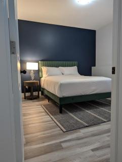 Bright & Spacious 2-BDR apt in Kenmount - 7