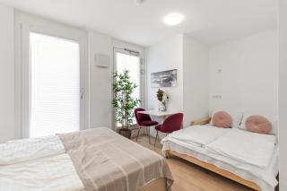 Modern Apartment - AC - 15min to City - 8