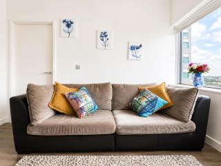 Modern 2BR Croydon Sleeps 7 Near Station - 6
