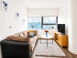 Modern 2BR Croydon Sleeps 7 Near Station - 1