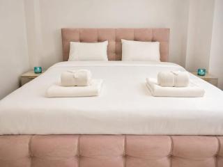 Ultracentral Parliament Area Apartment 2BR - 1