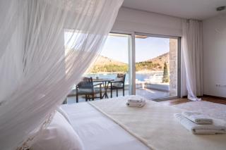 Magical Sea View Suite - 8