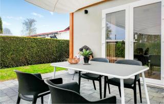 2 Bedroom Amazing Home In Heinkenszand - 9