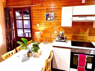 Braemar Lodge Cabins - 8