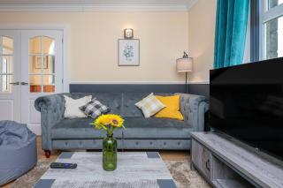 Hot Tub, 3 Bedroom Retreat, Near Snowdon, WIFI, Parking, Sleeps 6 - 1
