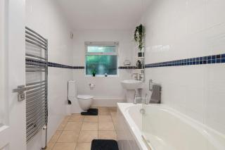 Hot Tub, 3 Bedroom Retreat, Near Snowdon, WIFI, Parking, Sleeps 6 - 6