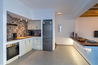 Elias Suites - 3