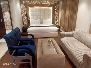 Hotel Signature Grand - 3