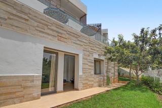 Beachside Duplex with Pool 5-Min Walk to the Beach - 2