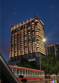 Brand New Luxury Apartment in the Heart of Islamabad Scenic Mountain View Fully Equipped Kitchen Smart TV Netflix ETC - 0