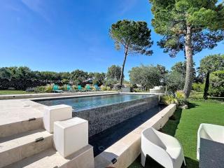 Le Mas des 3 Cypres - Bâtisse de charme - Piscine - 1
