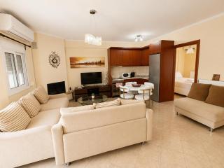 Summer 2 Bedroom Apartment - 7