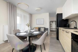Sunny Family Apartment with 2 Bedrooms and Parking by Noclegi Renters - 3
