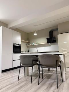 Modern Scandinavian Apartment Kodra e Diellit 2 - 4