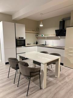 Modern Scandinavian Apartment Kodra e Diellit 2 - 3