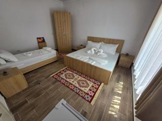 Guest House Demaj - 2
