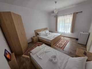 Guest House Demaj - 1