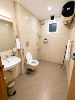 Arco Residency Premium Family Apartment Near Airport - 8