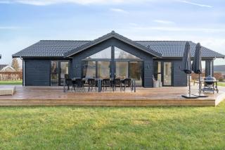 Modern Holiday Home With Annex And 10 Beds - 0
