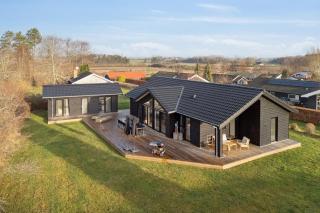 Modern Holiday Home With Annex And 10 Beds - 9