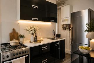 Contemporary 1BR Apartment with Balcony & WiFi - 7