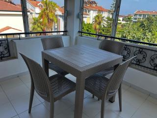 Entire Apt Pool & Great Location in Complex - 6