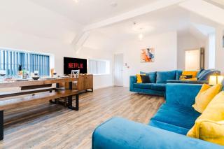 Host & Stay - The Staffordshire Knot - 9
