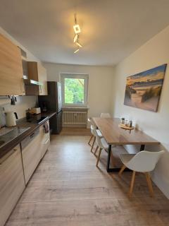 Ferienwohnung "Jumbo" in Coburg ! - 100qm im OG1 mit Privatparkplatz & Balkon - 5