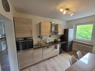 Ferienwohnung "Jumbo" in Coburg ! - 100qm im OG1 mit Privatparkplatz & Balkon - 2