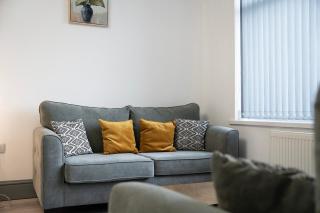 Newcastle 2BR Sleeps 5 2 Parking by Stay With Us - 1